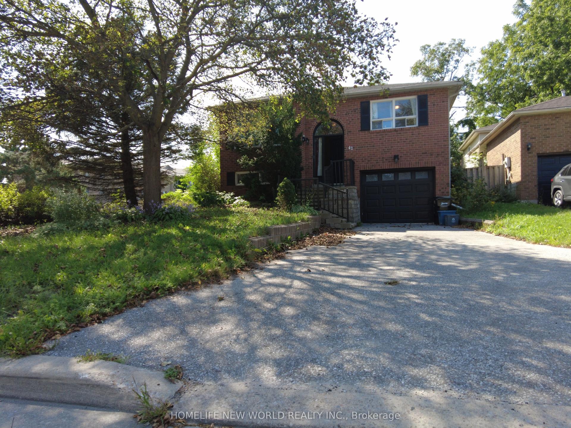 42 Engel Crescent, Barrie — Detached for sale, photo 1