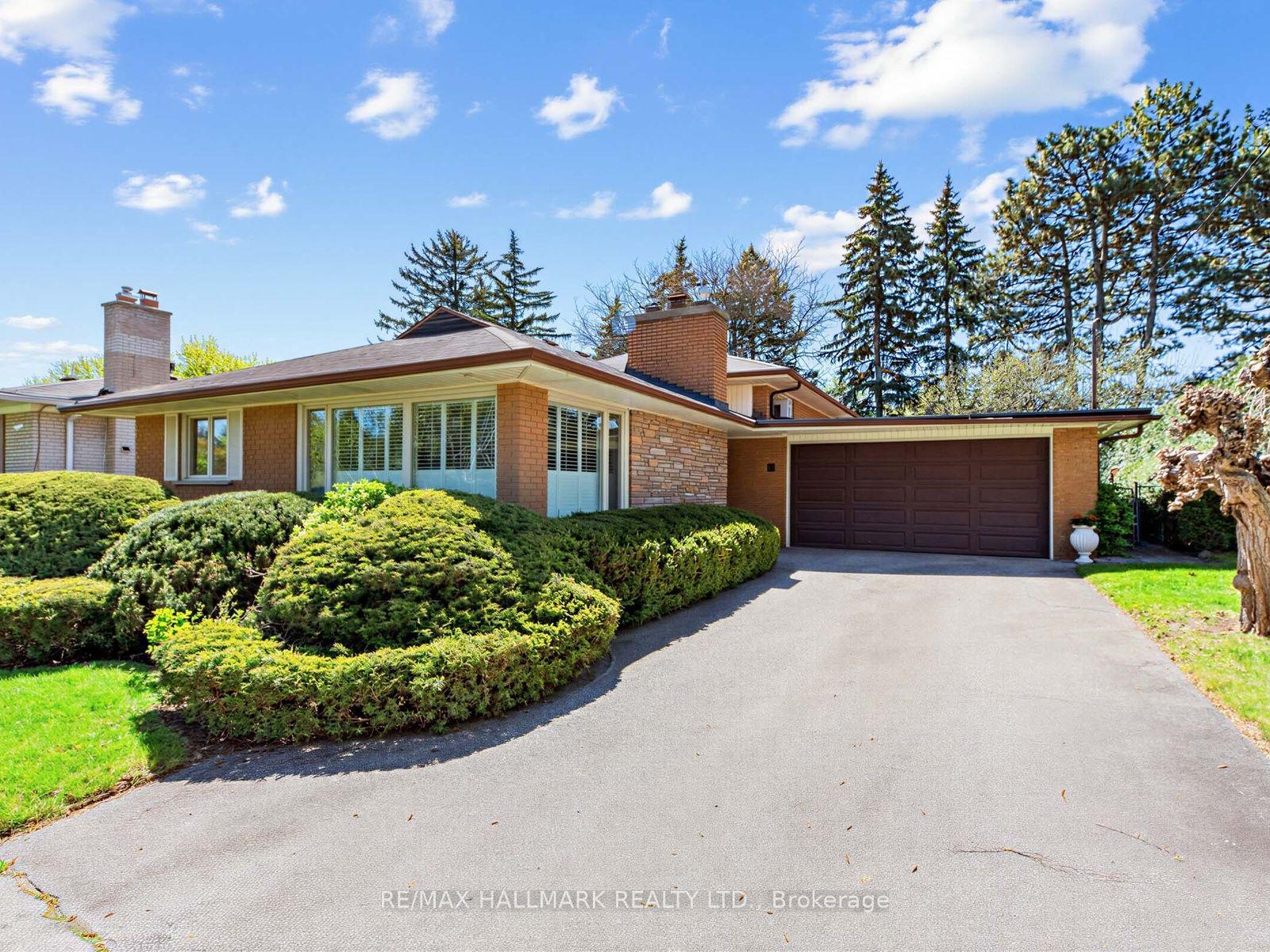 11 Sutcliffe Drive — photo 1