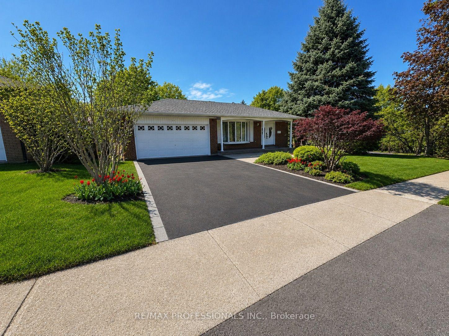 37 Sunplains Crescent — photo 1