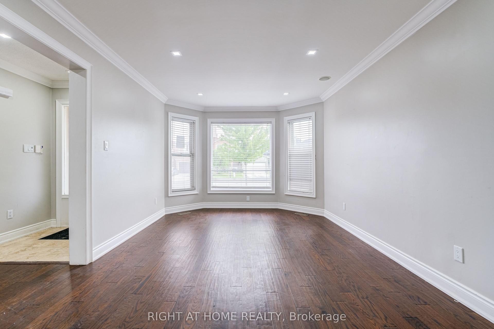54 WOODSIDE Court, Brampton — Detached for sale, photo 3