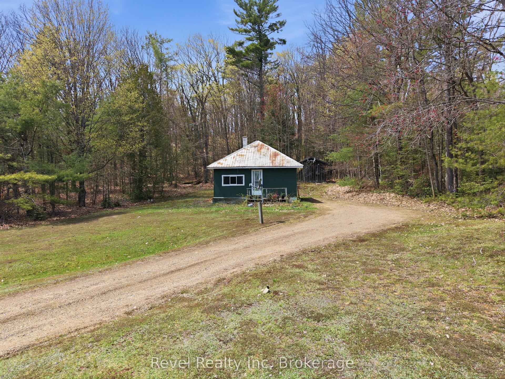 1163 Vankoughnet Road — photo 1