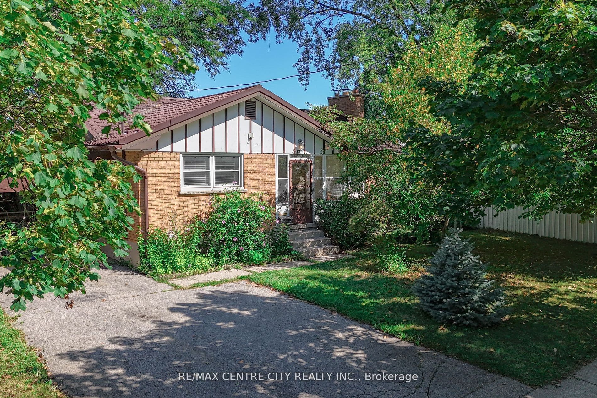 1948 Royal Crescent — photo 1