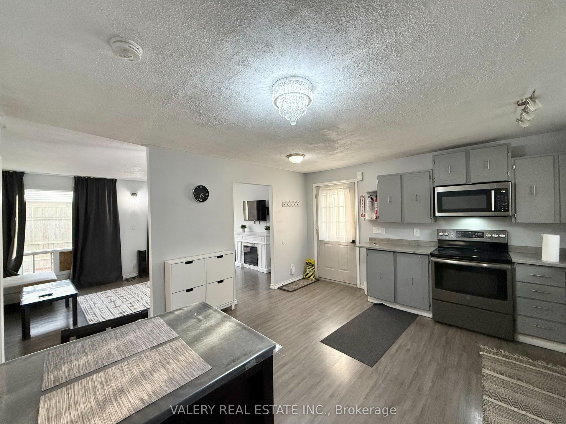 1180 Heathfield Court — photo 1