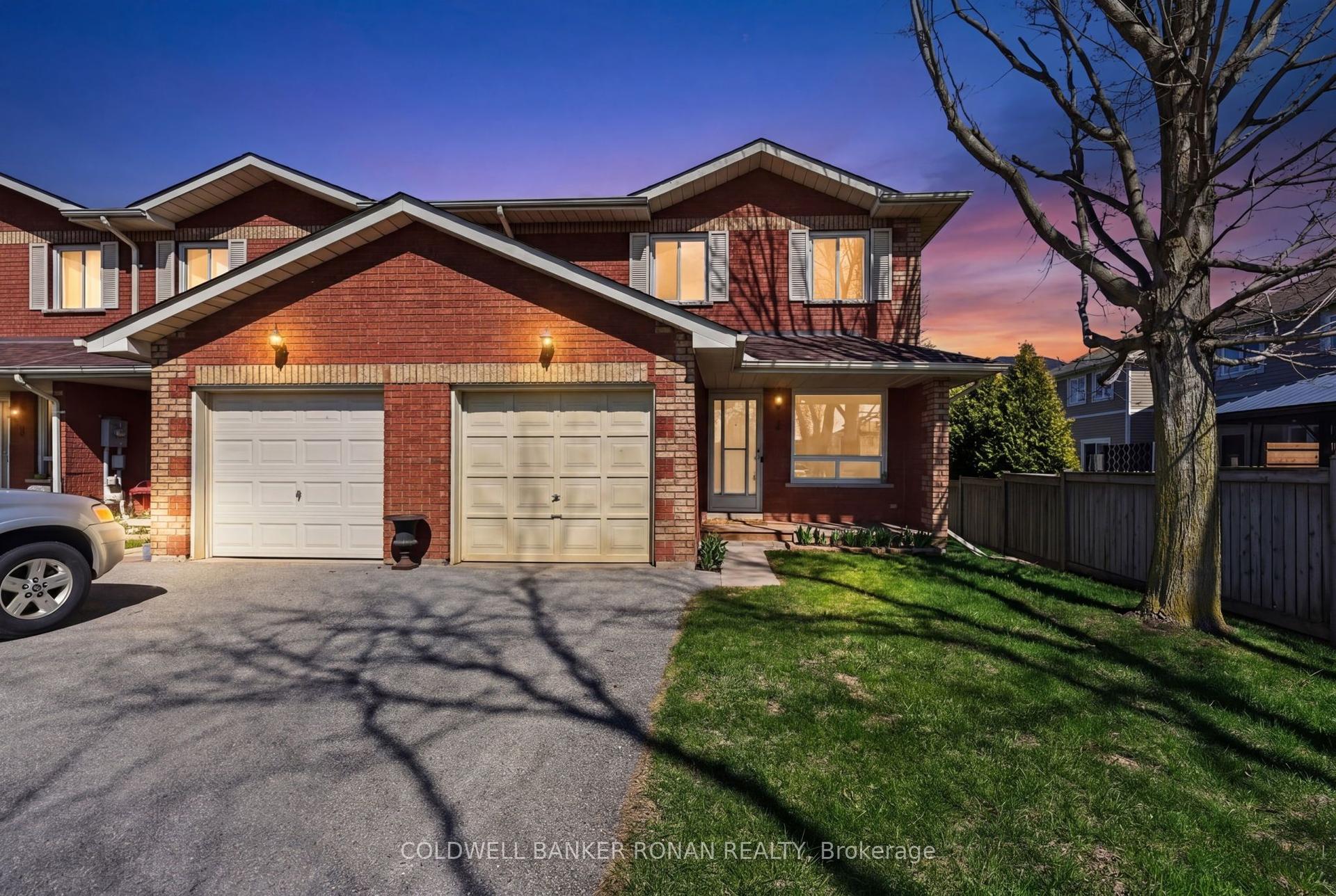 7 Robins Lane — photo 1