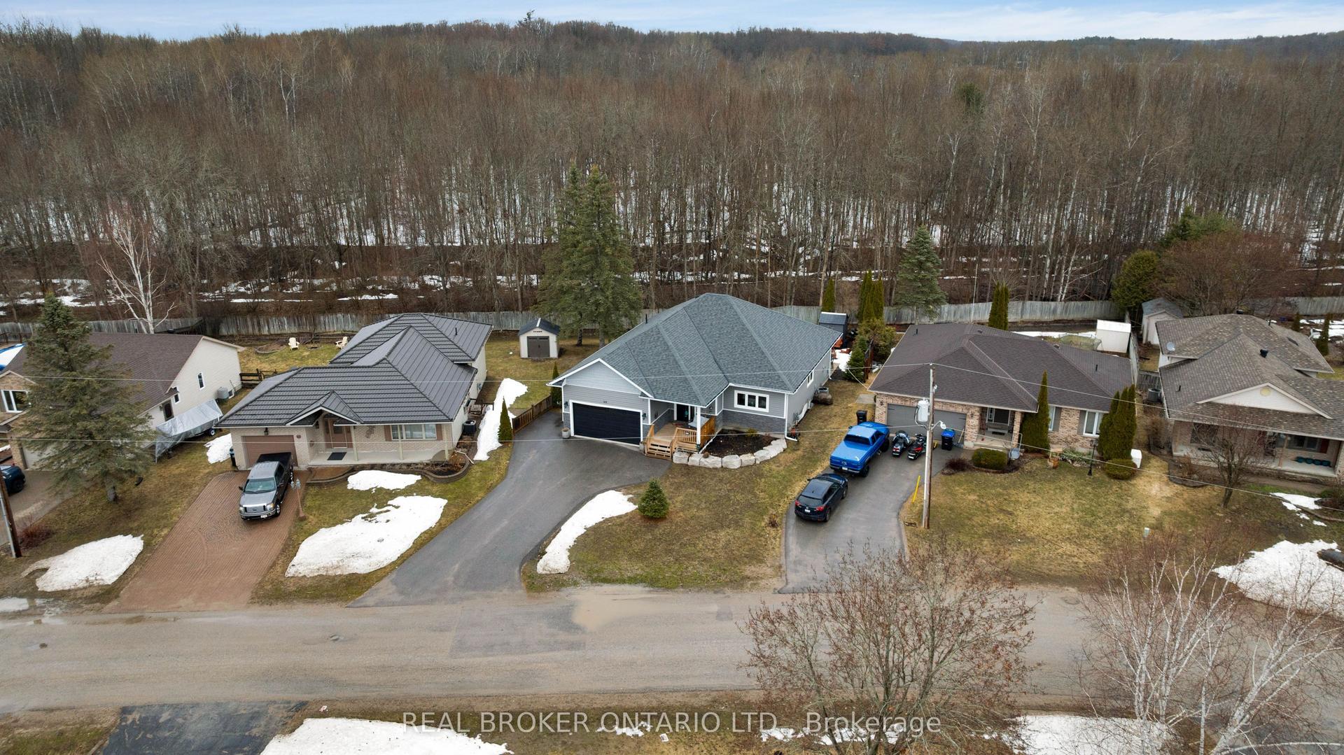 46 Brick Pond Road — photo 1