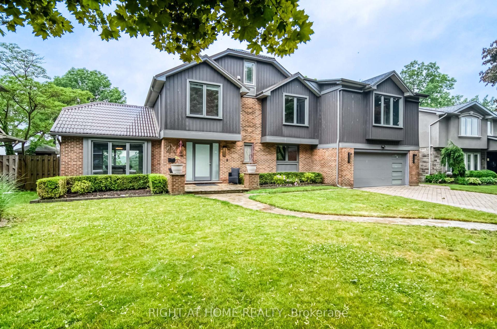 44 Royal Henley Boulevard — photo 1