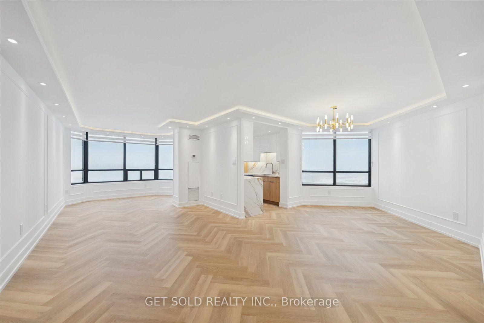 7440 Bathurst Street 903 #903 — photo 1