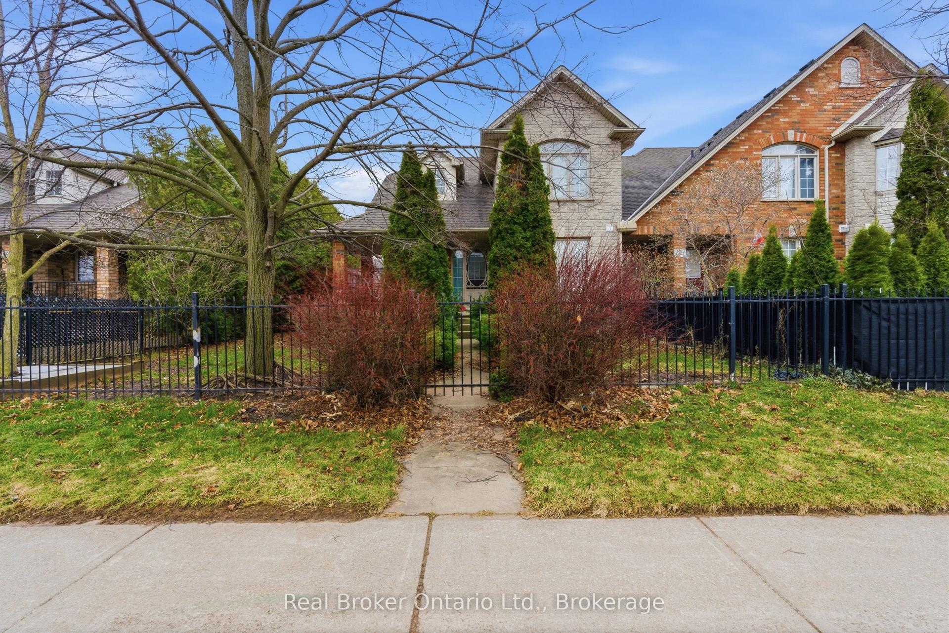 189 Livingston Avenue, Grimsby — Townhouse for sale, photo 1