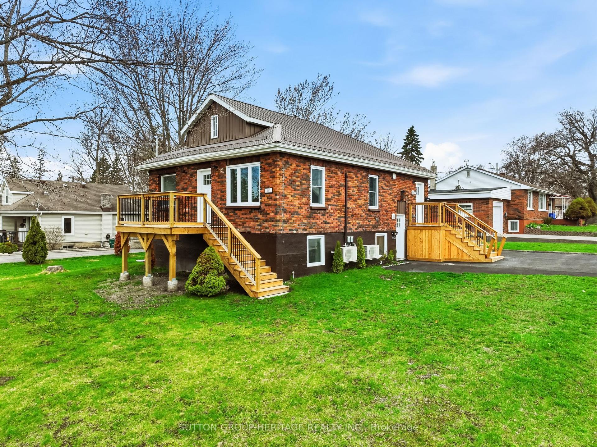 164 Dixon Drive Upper #Upper — photo 1
