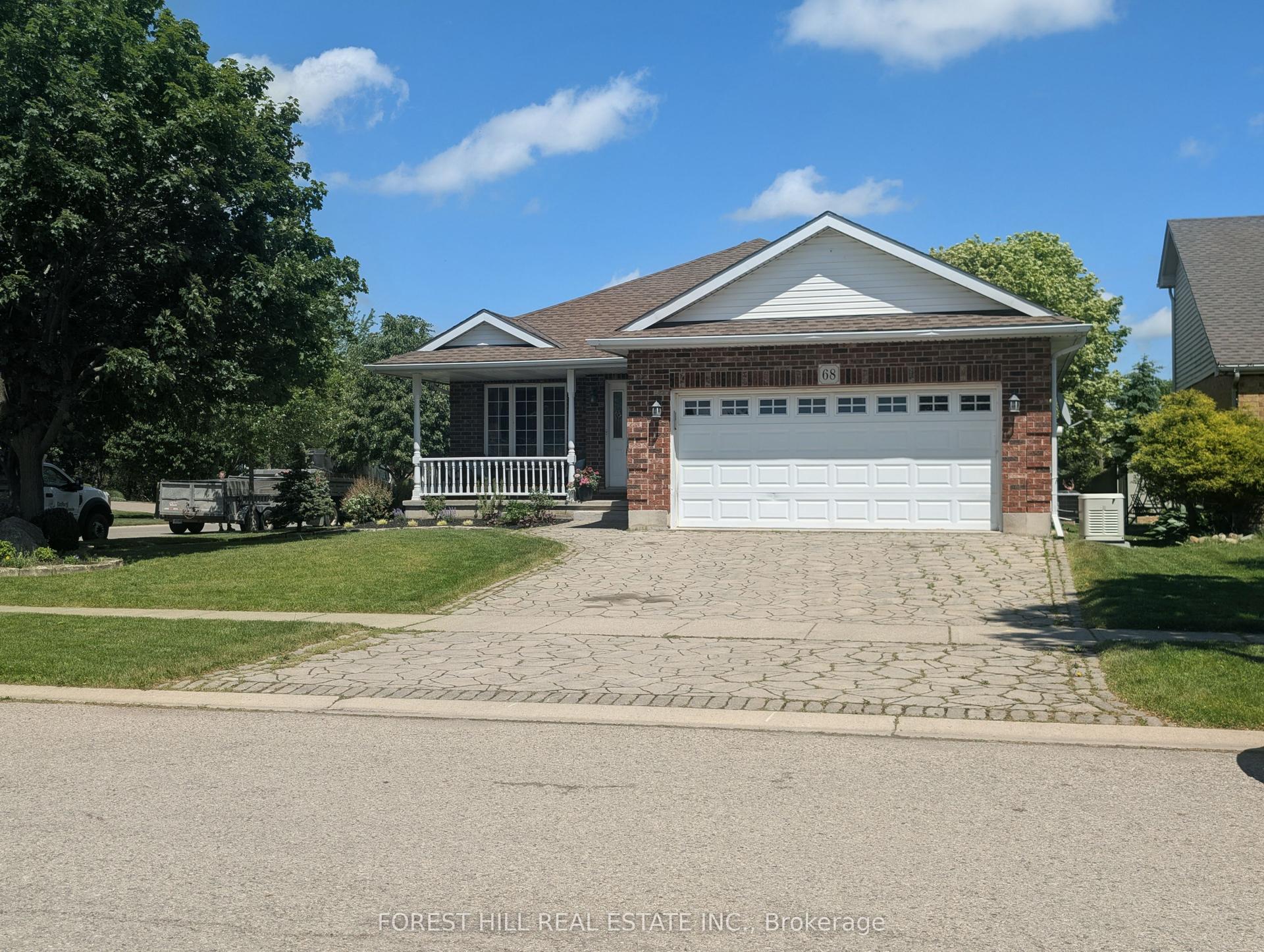 68 Blue Jay Boulevard — photo 1