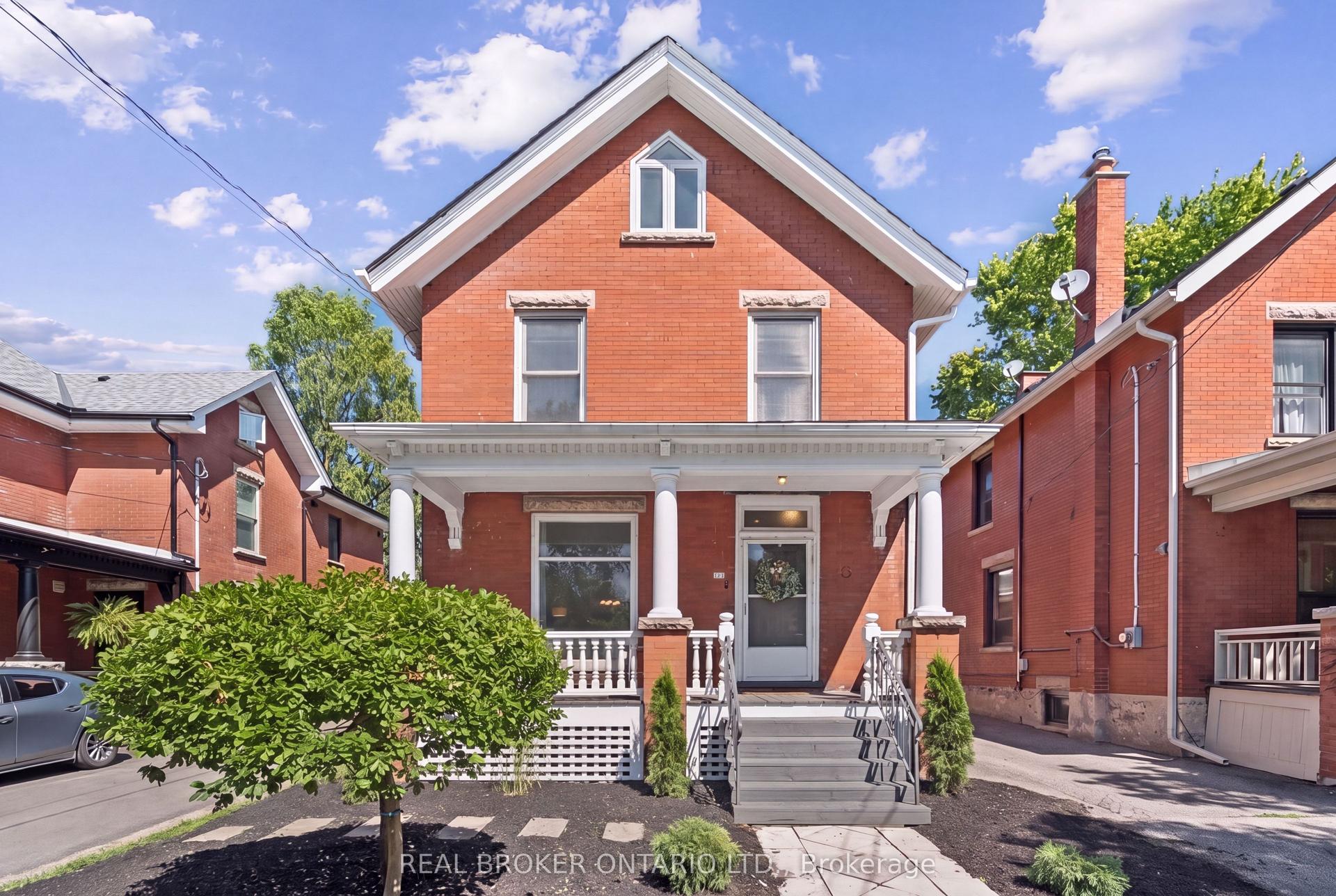25 Suffolk Street W, Guelph — Detached for sale, photo 1