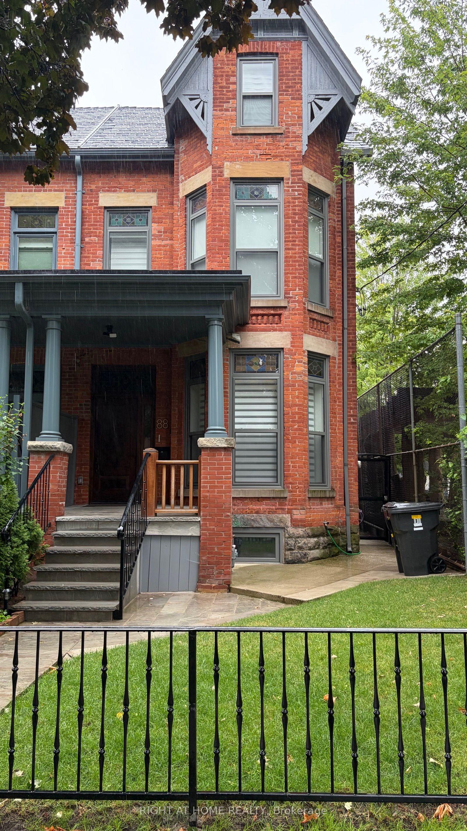 88 Brunswick Avenue Apt 1 #Apt 1, Toronto — Semi-Detached for lease, photo 1