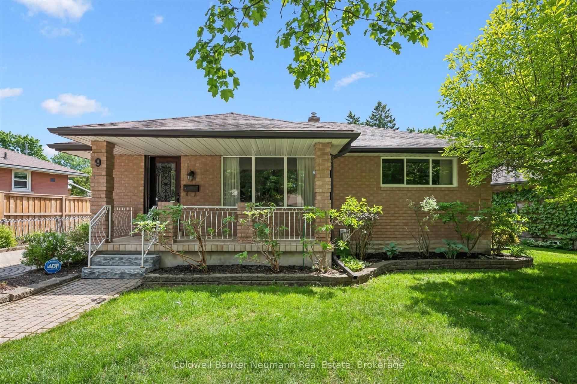 9 Ottawa Crescent — photo 1