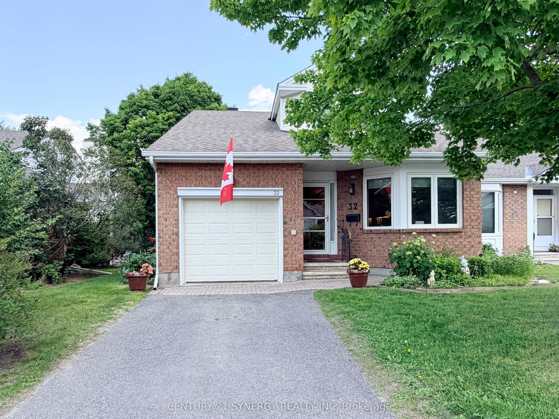 32 Innesbrook Court 16 #16, Stittsville - Munster - Richmond — Condo Town for sale, photo 1