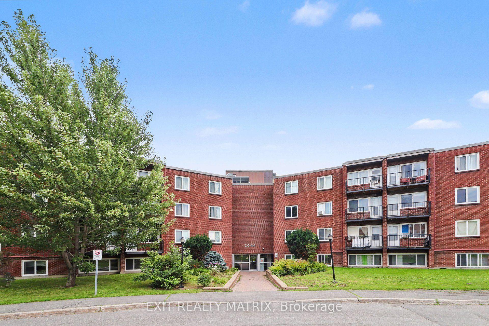 2044 Arrowsmith Drive 203 C #203 C, Beacon Hill North - South and Area — Condo for sale, photo 1