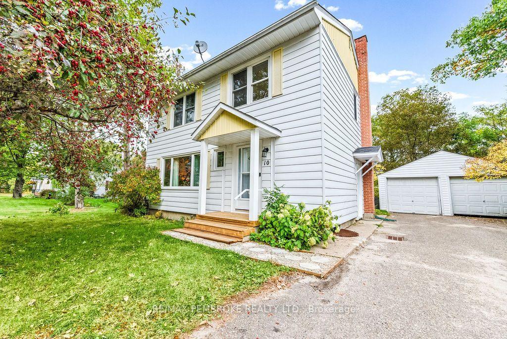 10 Laurier Avenue, Deep River — Detached for sale, photo 1
