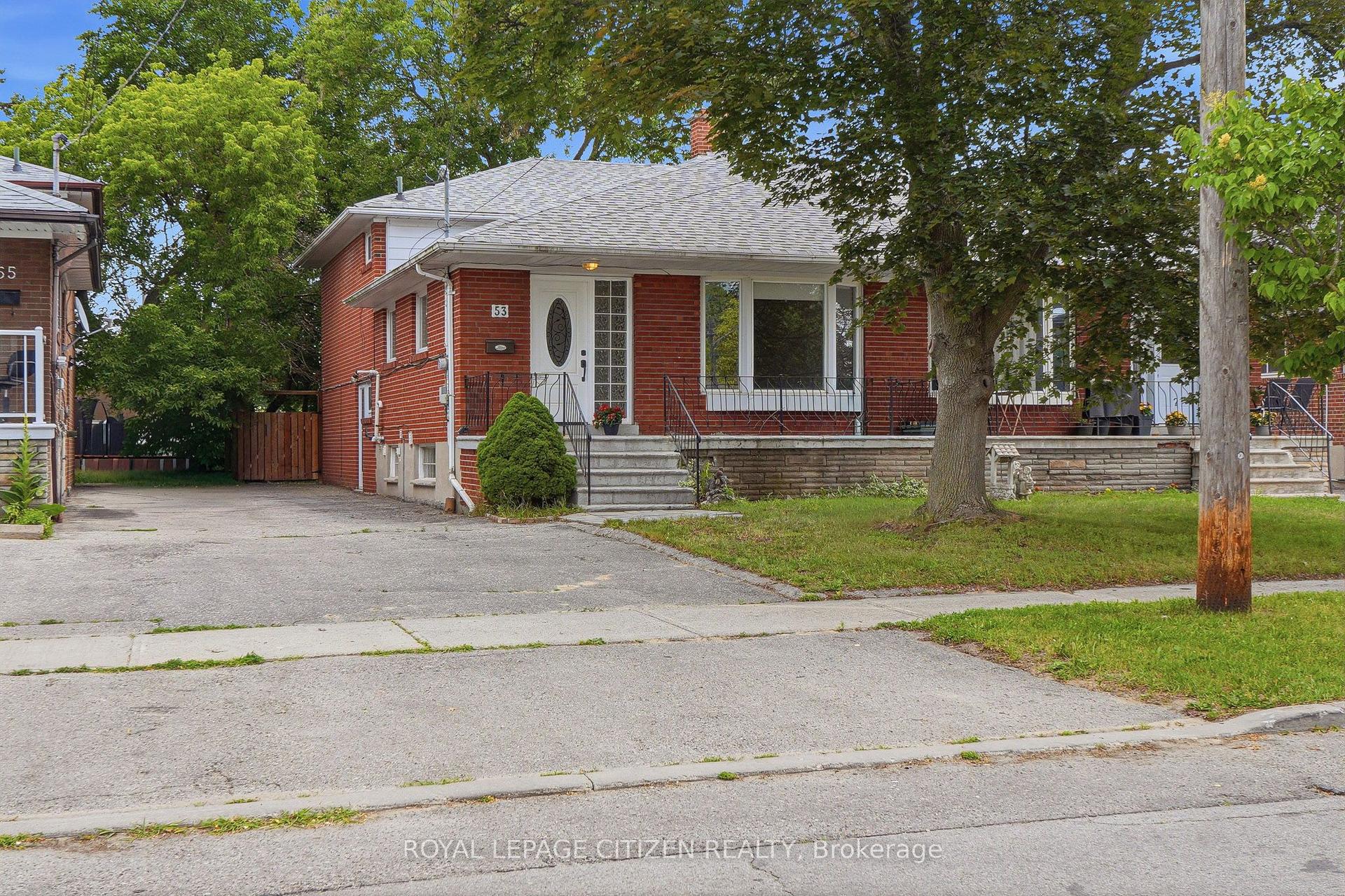 53 Grampian Crescent, Toronto — Semi-Detached for sale, photo 1