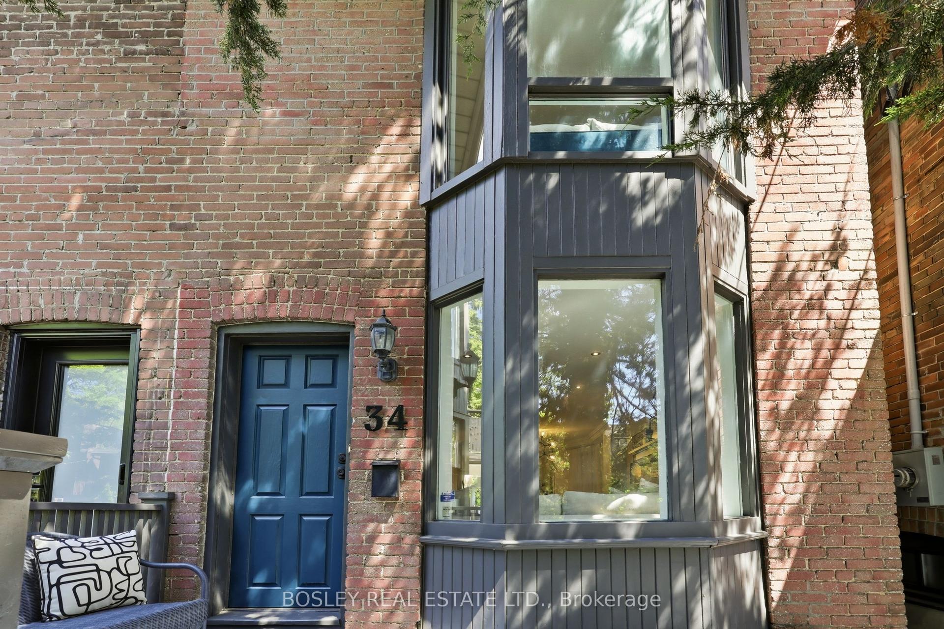 34 Tennis Crescent — photo 1