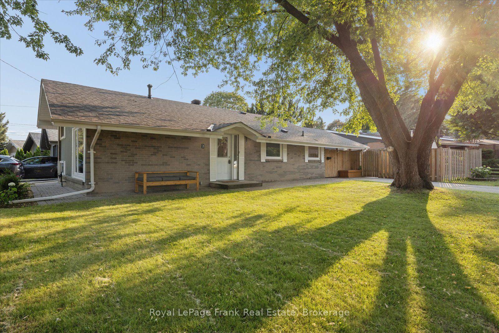 2 Rosswood Crescent, Toronto — Detached for sale, photo 1