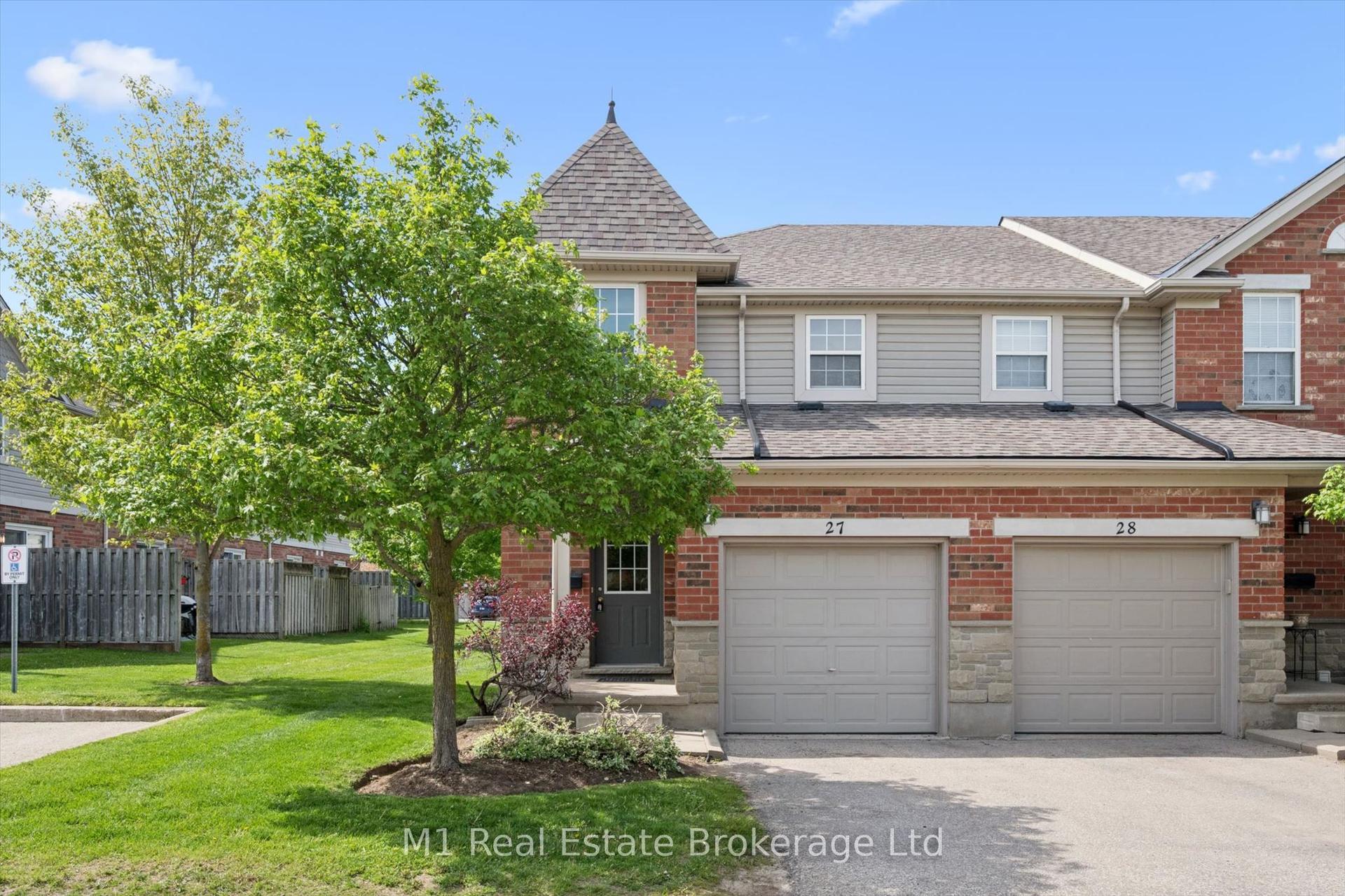 124 Gosling Gardens 27 #27 — photo 1