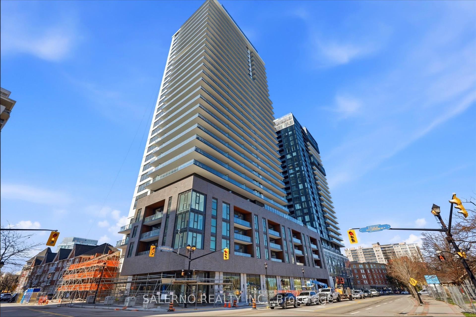 2075 Lakeshore Road 305 #305 — photo 1