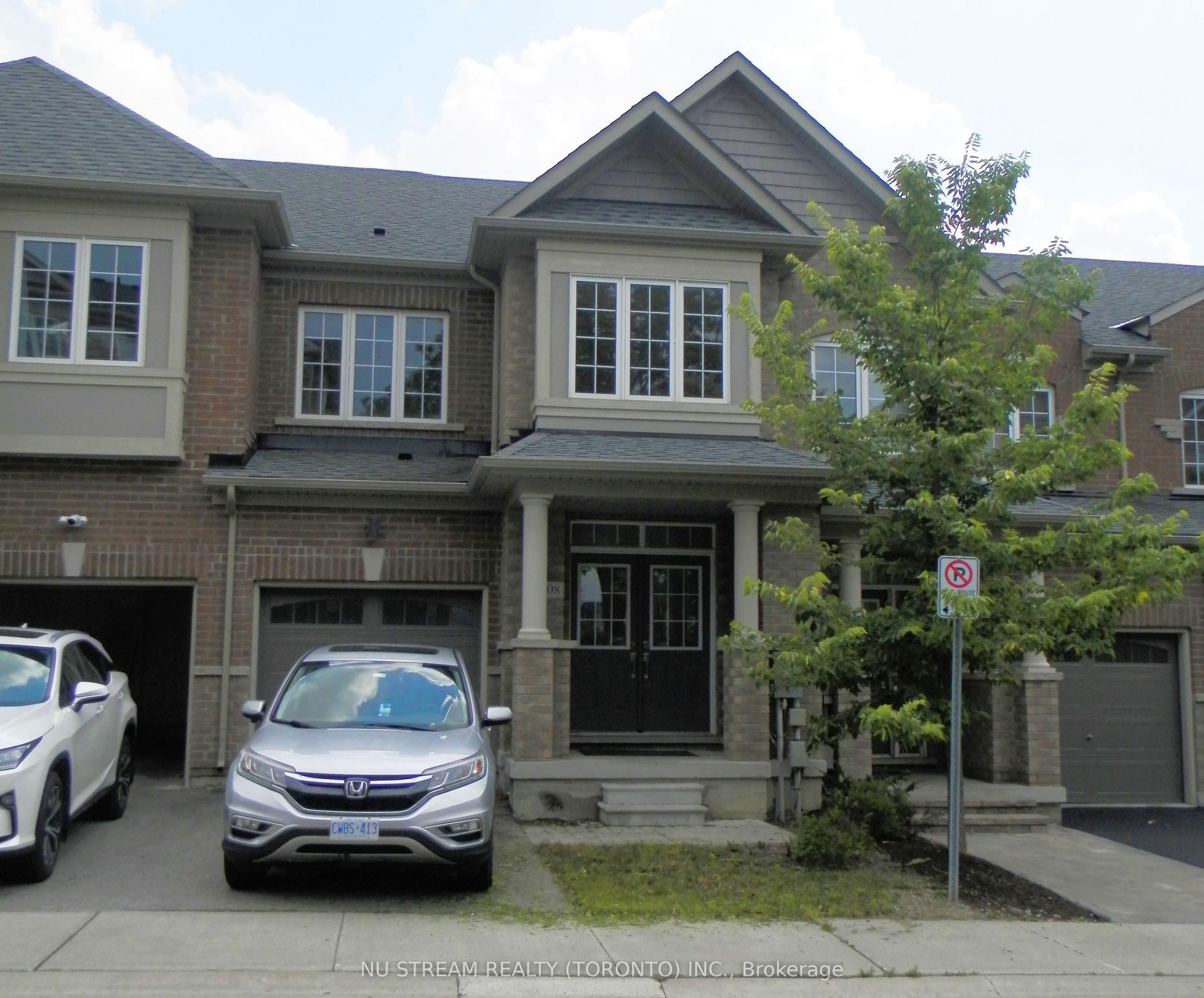 208 Harding Park Street, Newmarket — Townhouse for lease, photo 1