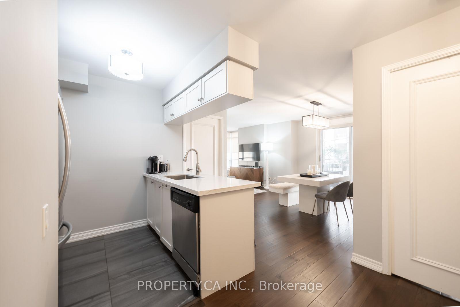 60 St Clair Avenue W 202 #202, Toronto — Condo for sale, photo 1