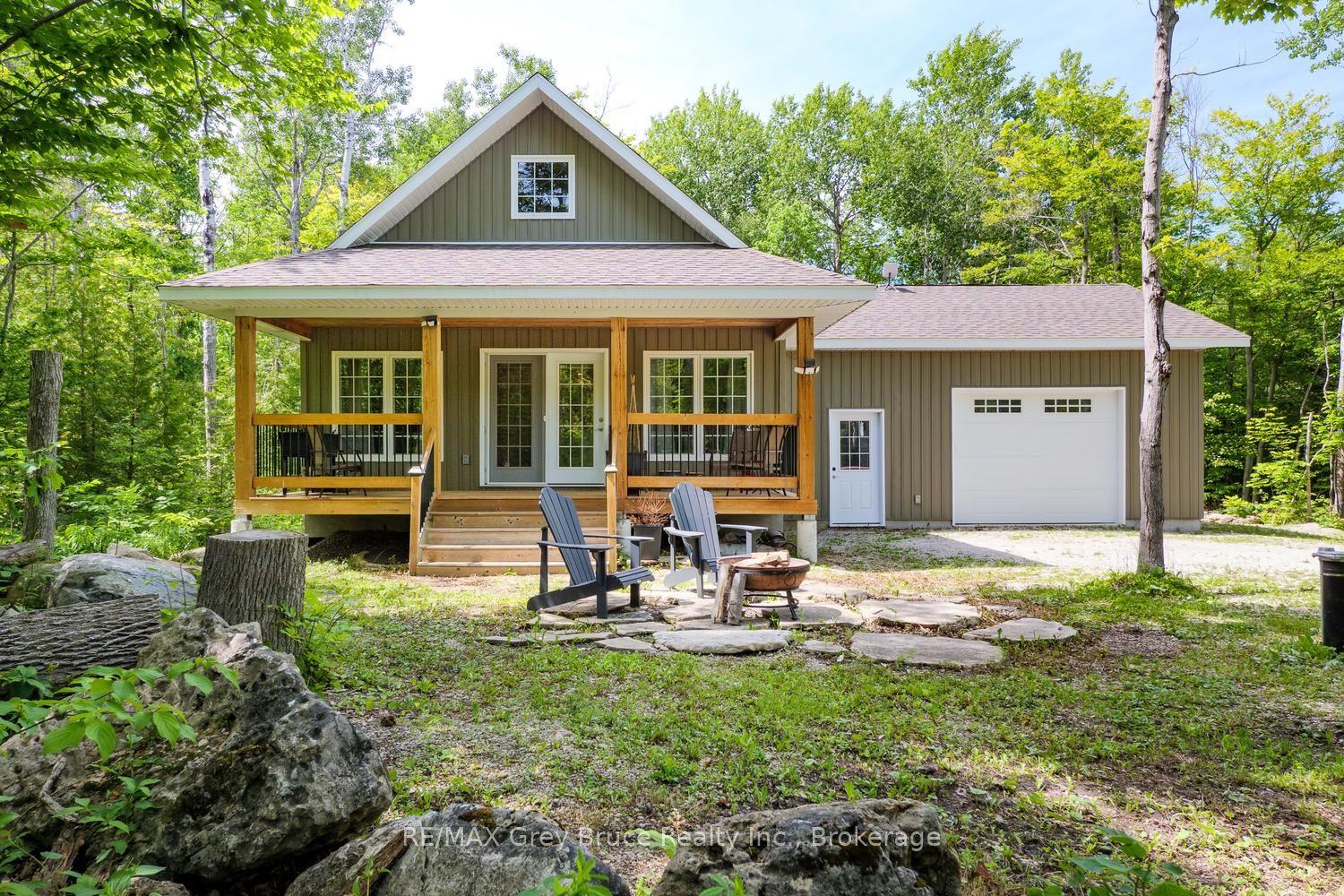 73 Maple Drive — photo 1