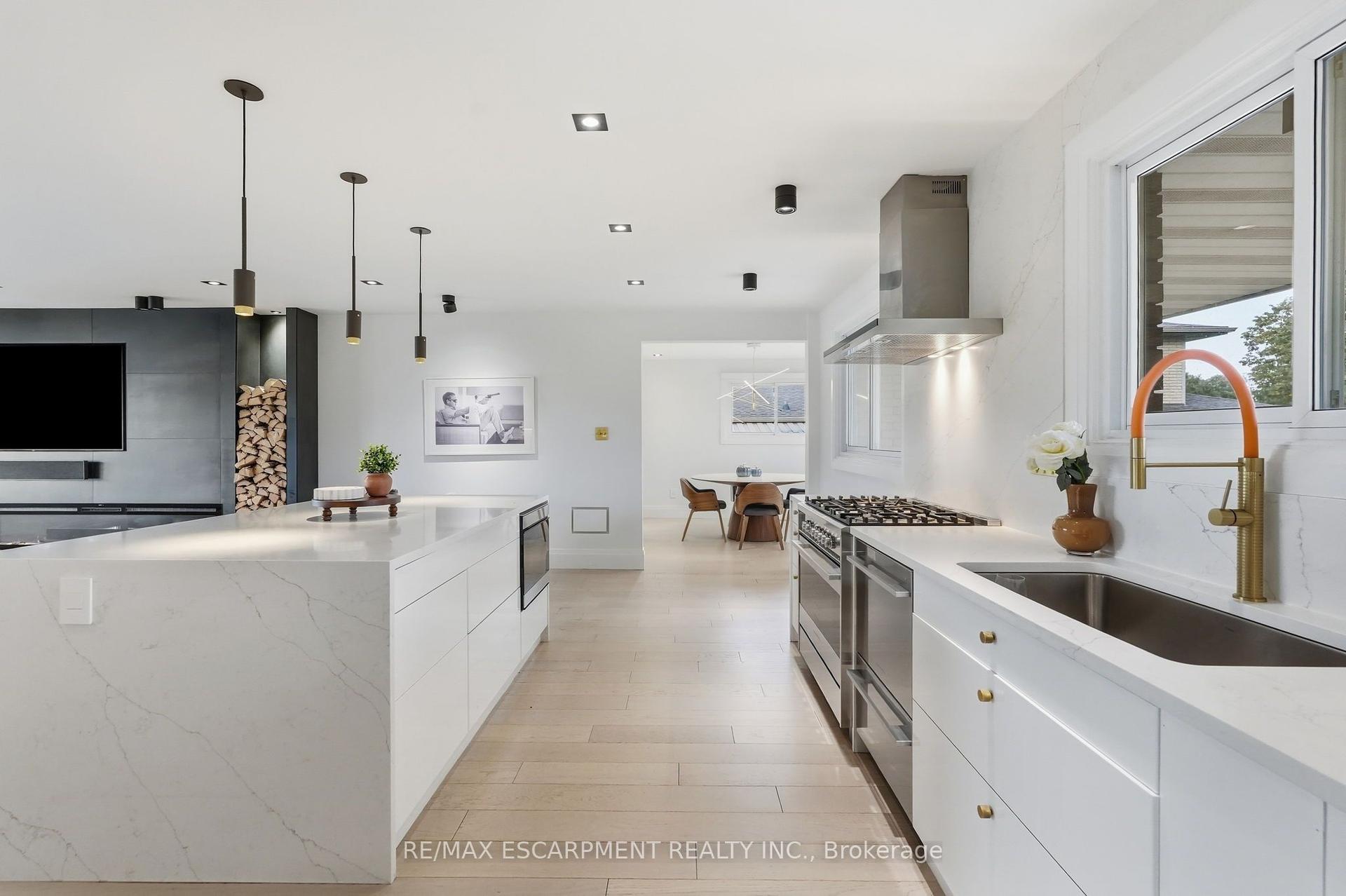 9 Donlea Drive, Hamilton — Detached for sale, photo 1