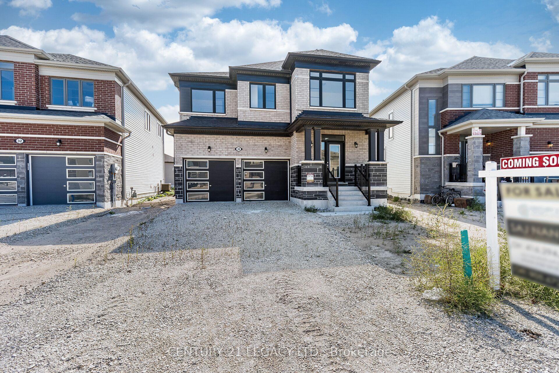 30 Union Boulevard — photo 1