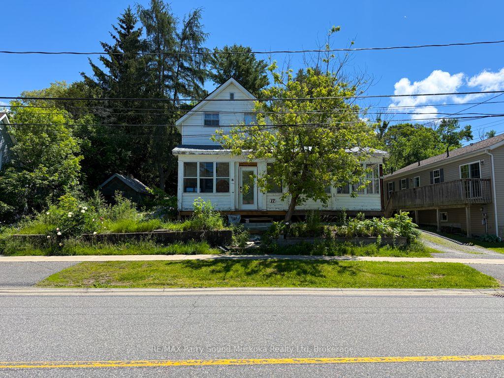 17 Wakefield Street, Parry Sound — Detached for sale, photo 1