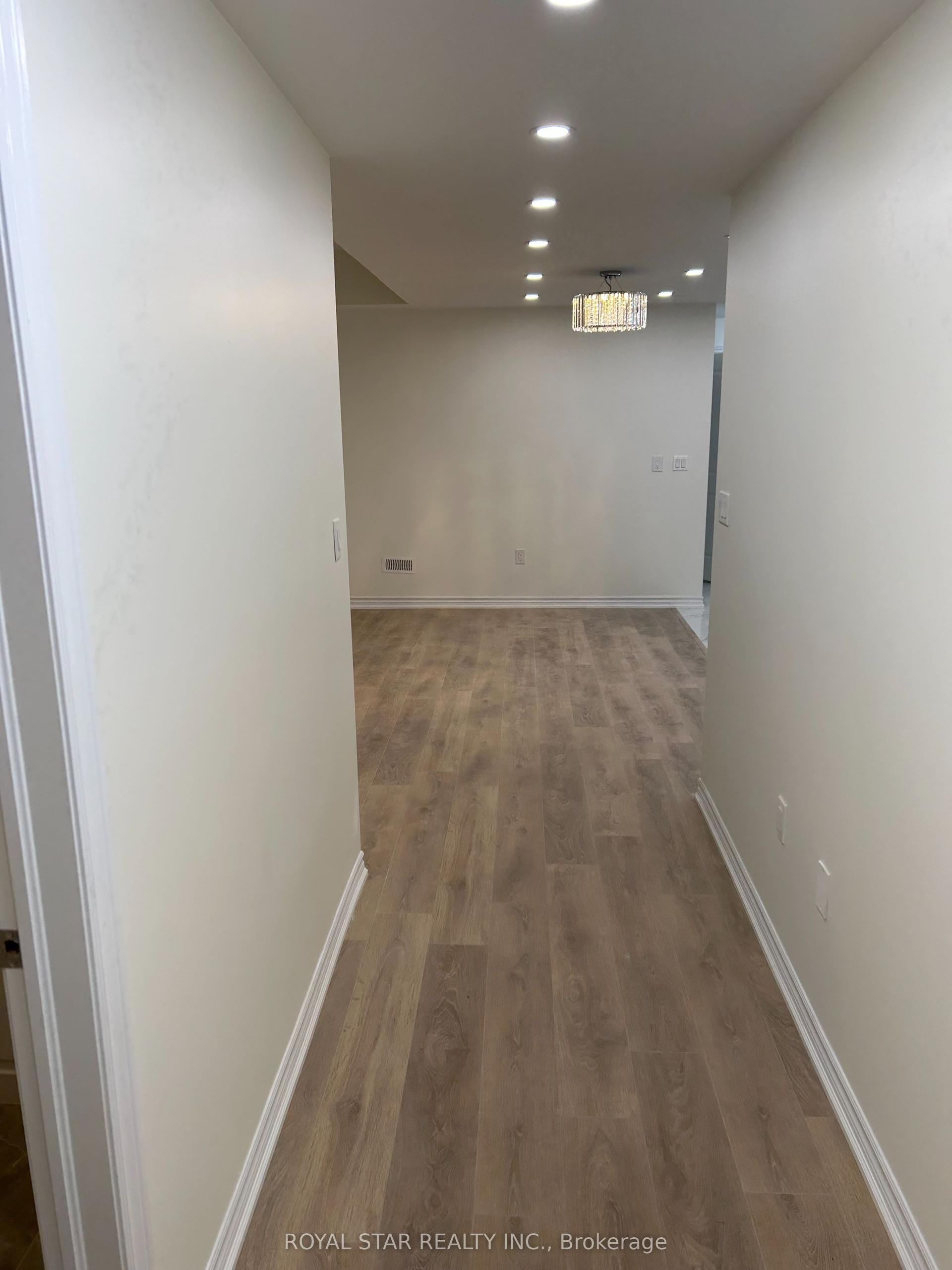 31 Hallaran Road Bsmt #Bsmt, Oakville — Detached for lease, photo 1