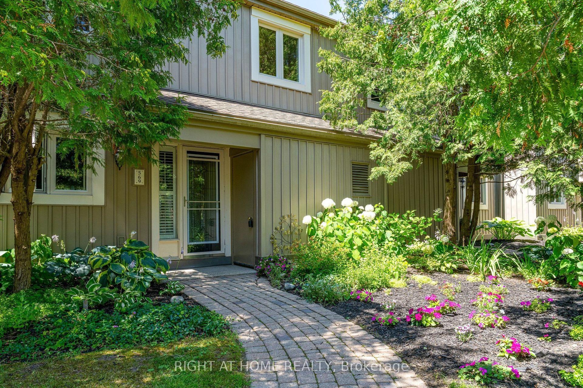 569 Oxbow Crescent, Collingwood — Condo Town for sale, photo 1
