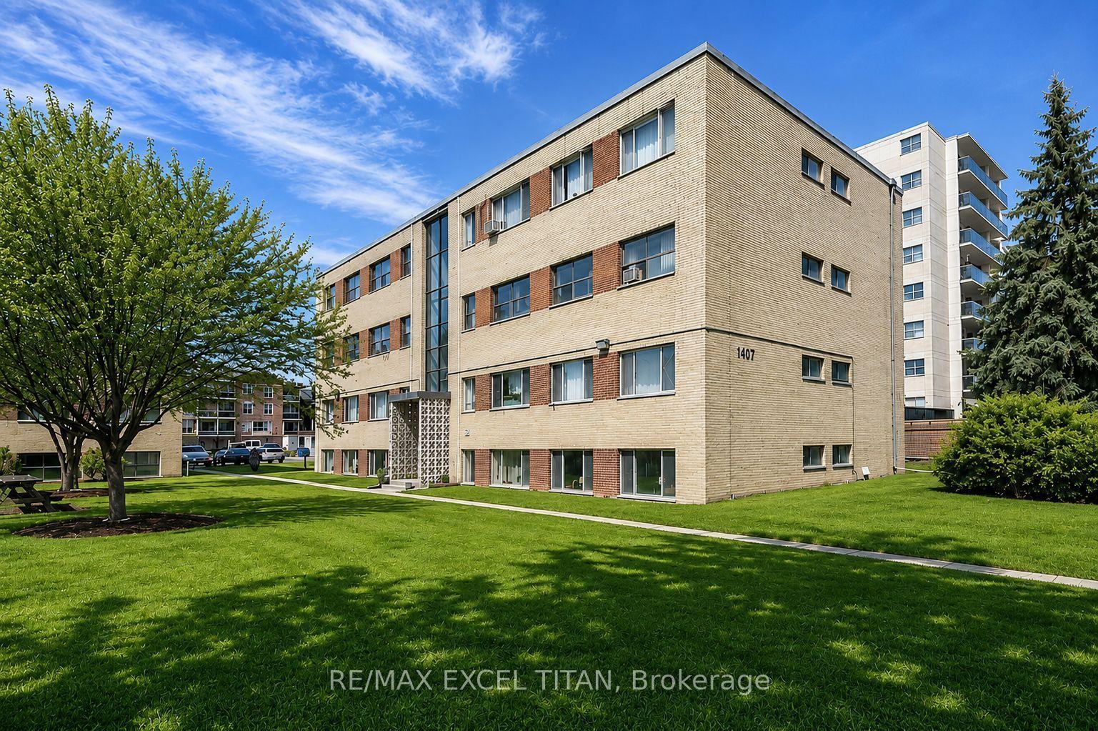 799 Robinson Street 16 #16, Burlington — Condo for lease, photo 1