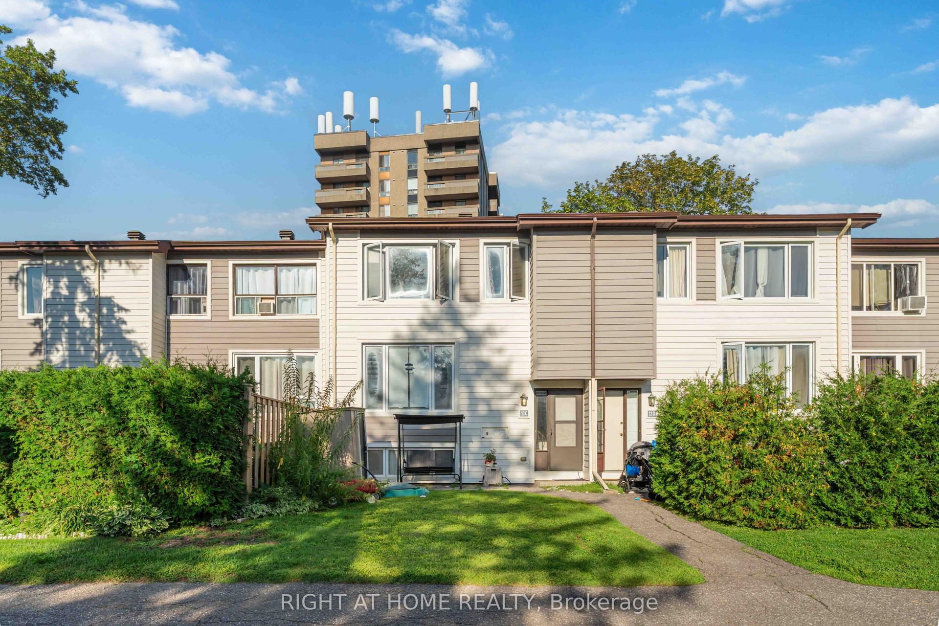 13 BANNER Road C #C, South of Baseline to Knoxdale — Condo Town for sale, photo 1