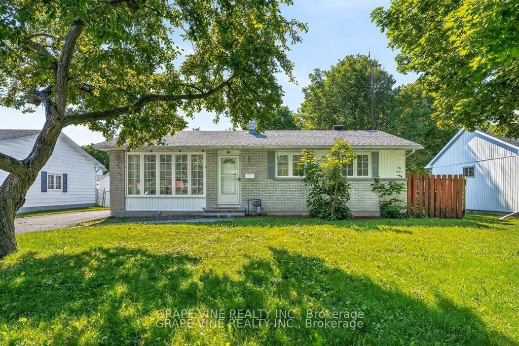 104 Oriole Avenue, Kanata — Detached for lease, photo 1