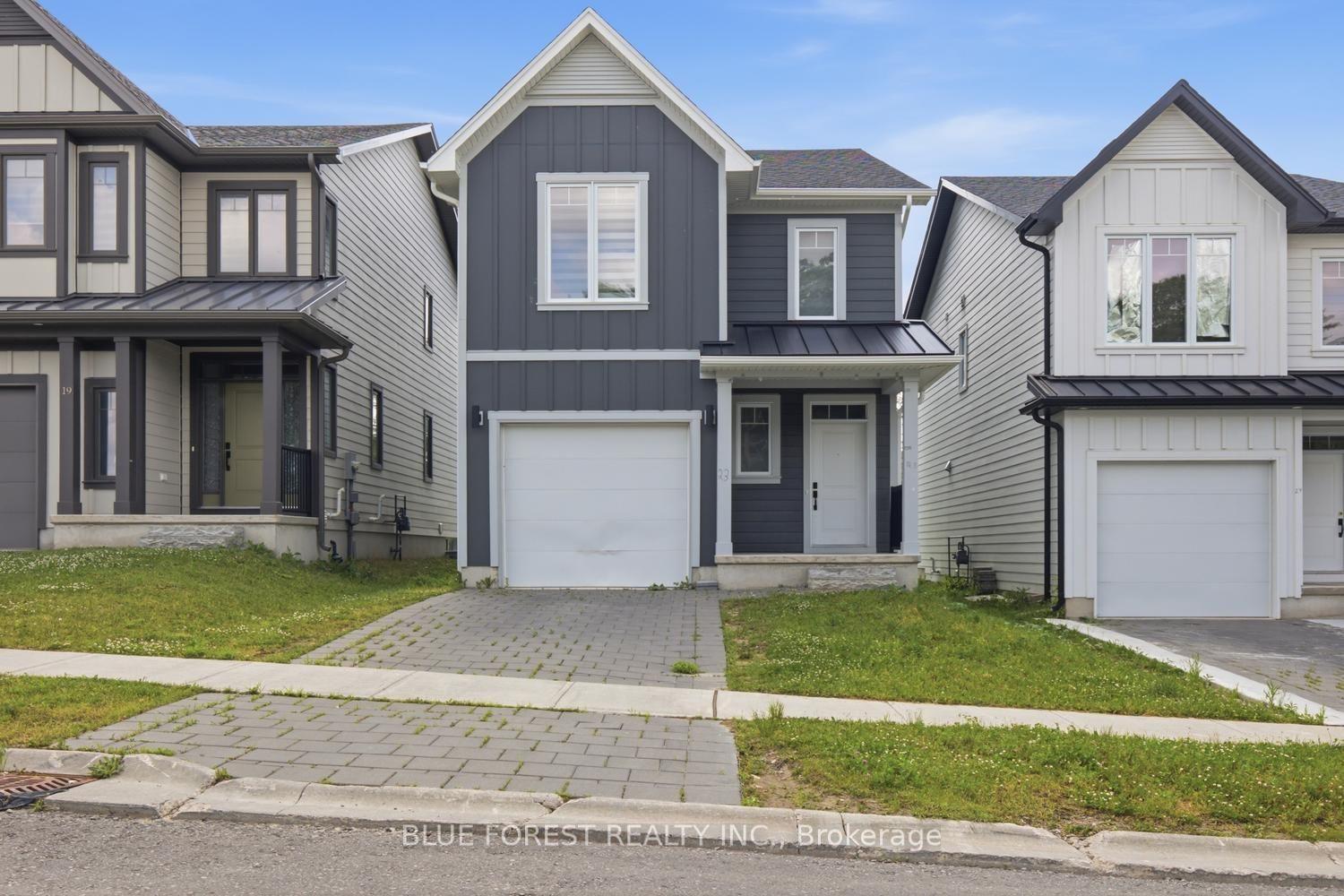 23 Christopher Court, London South — Detached for sale, photo 1