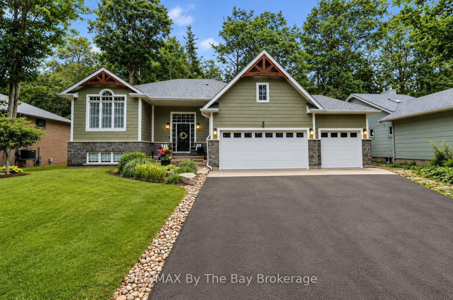 7 Downer Crescent, Wasaga Beach — Detached for sale, photo 1
