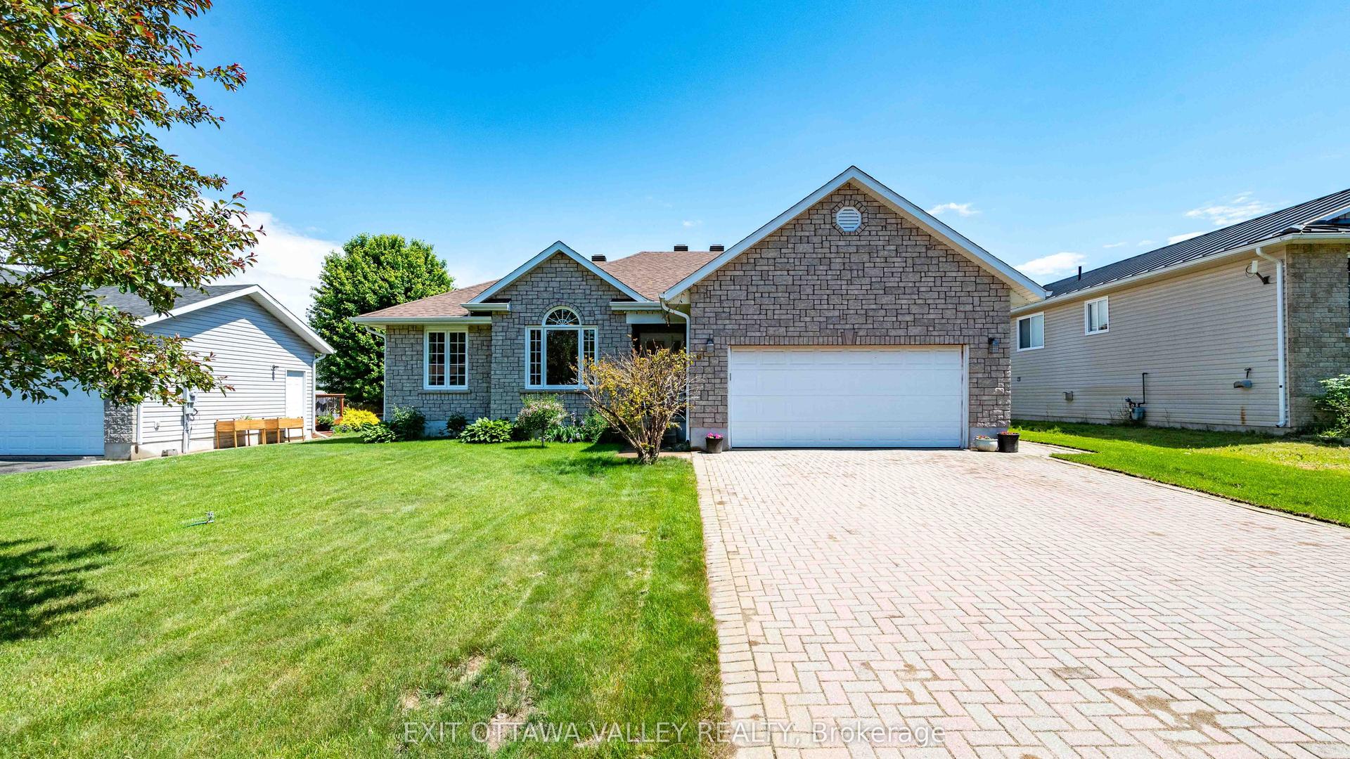 6 Cockcroft Crescent, Deep River — Detached for sale, photo 1