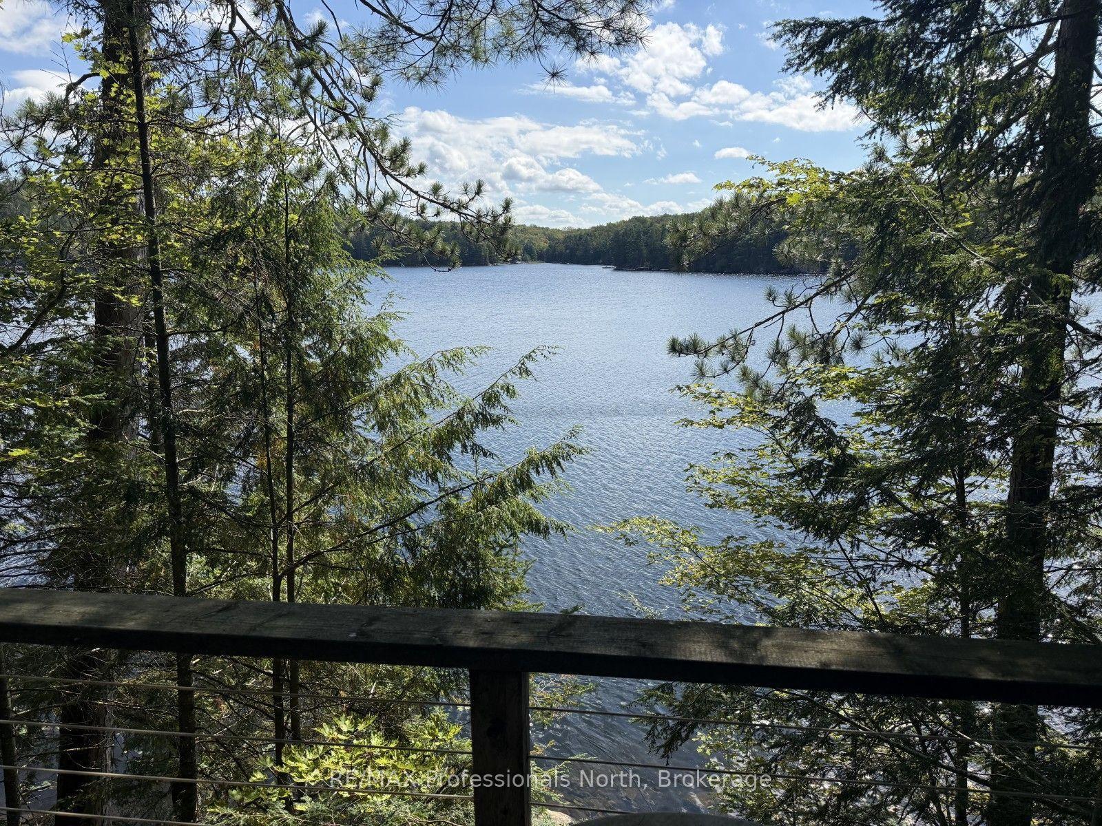 1019 Arrowhead Drive, Highlands East — Detached for sale, photo 1