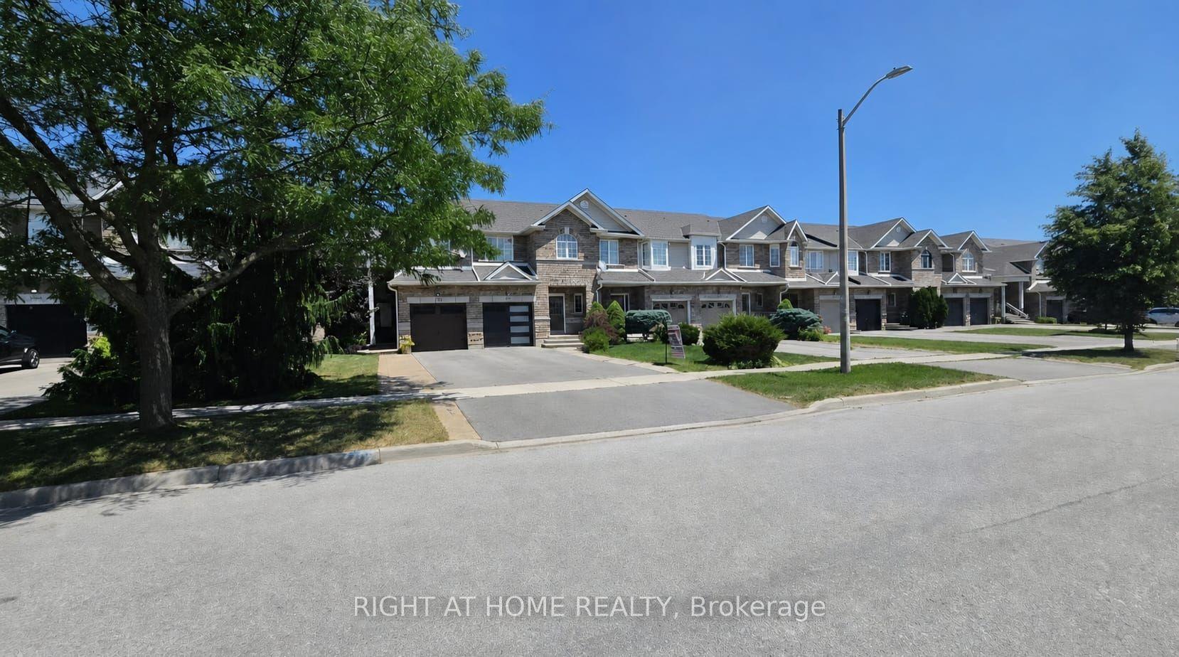4103 Medland Drive, Burlington — Townhouse for lease, photo 1