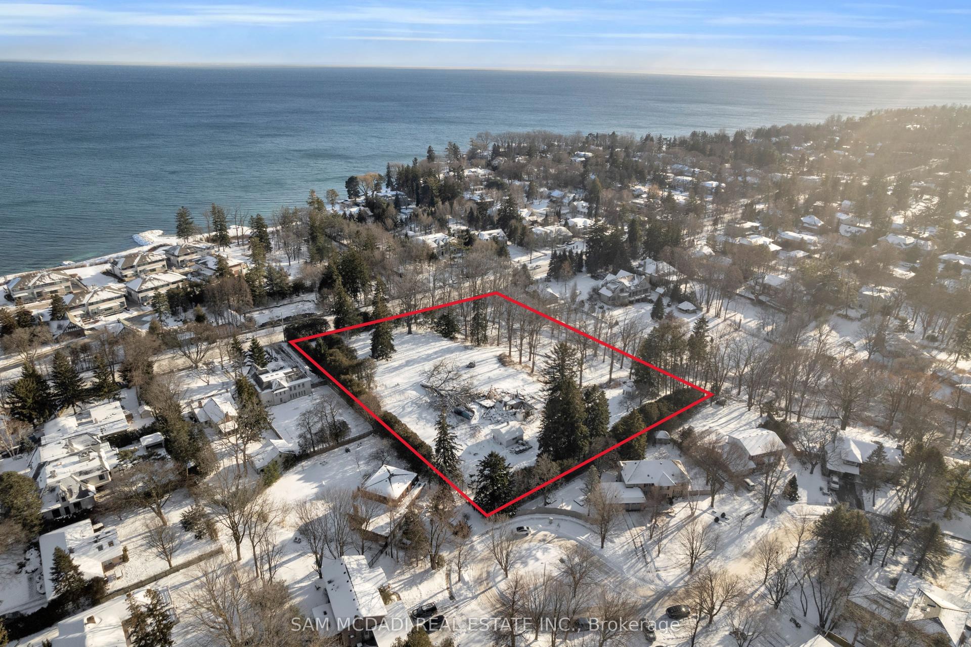 1475 Lakeshore Road E — photo 1