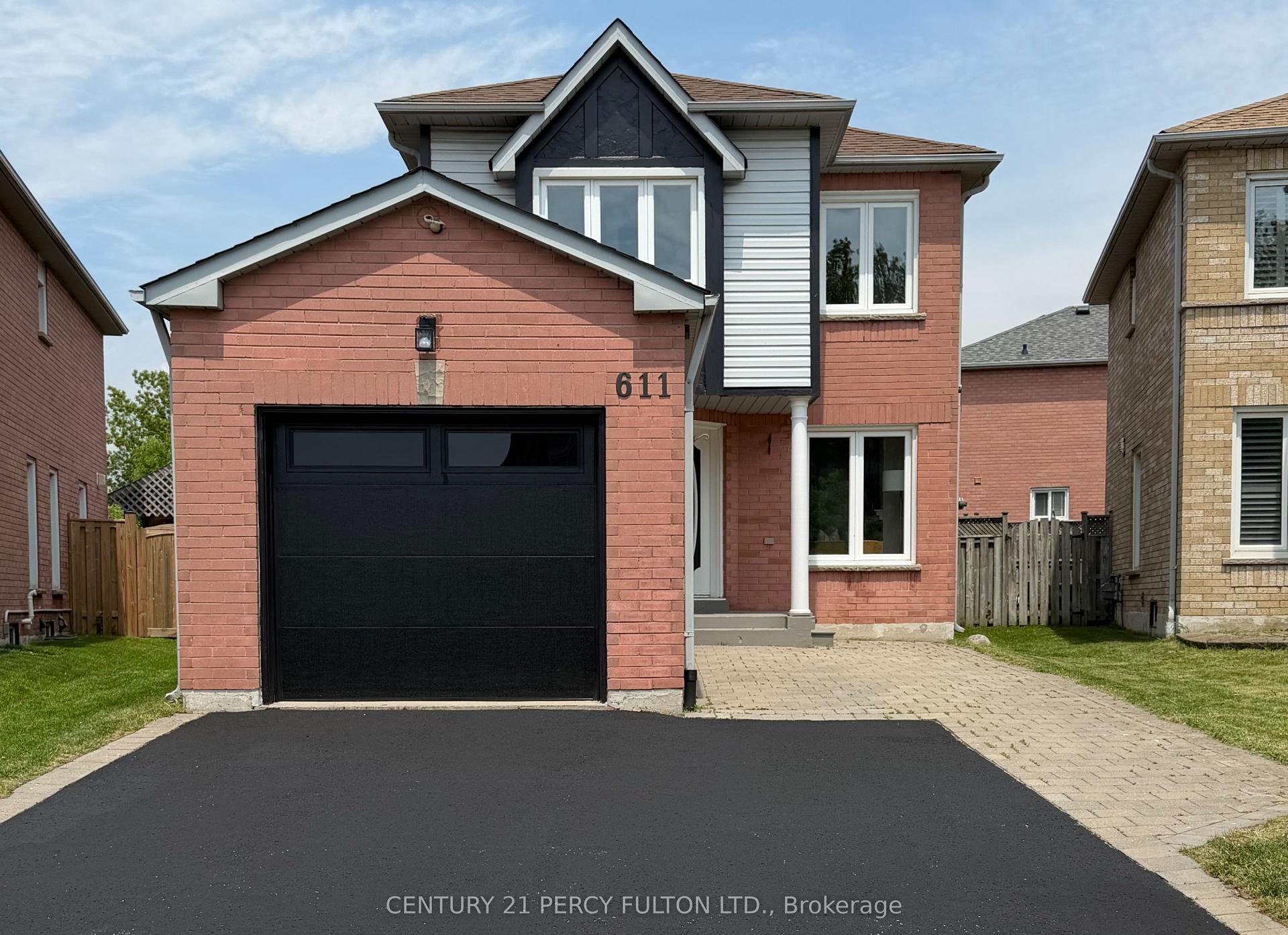 611 Atwood Crescent — photo 1