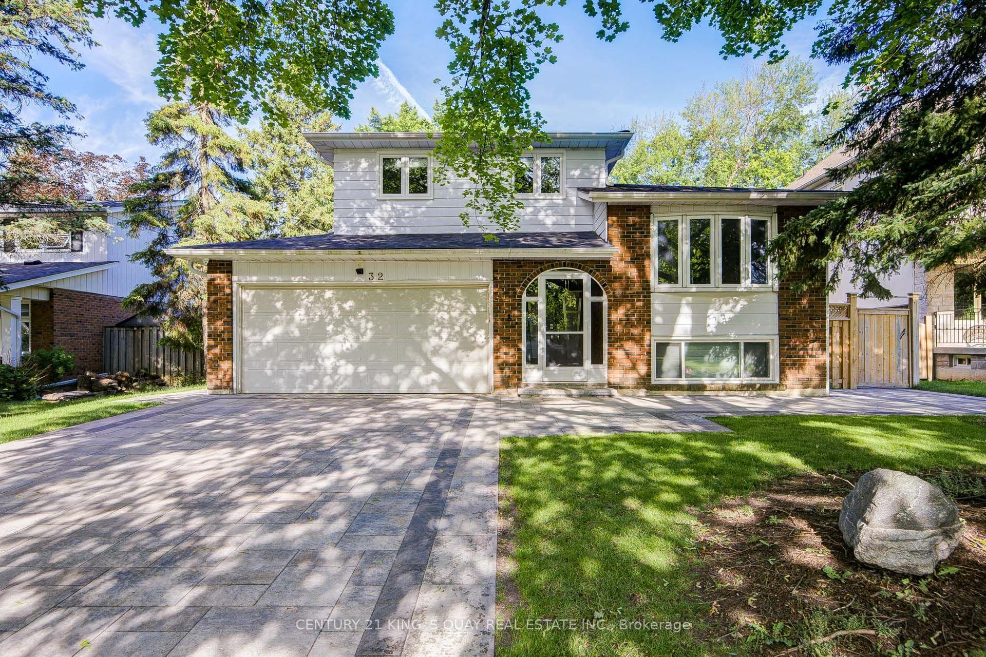 32 Chant Crescent — photo 1