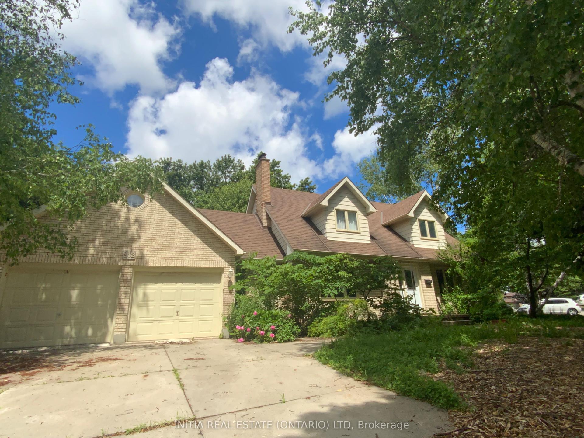 212 Chesham Place — photo 1
