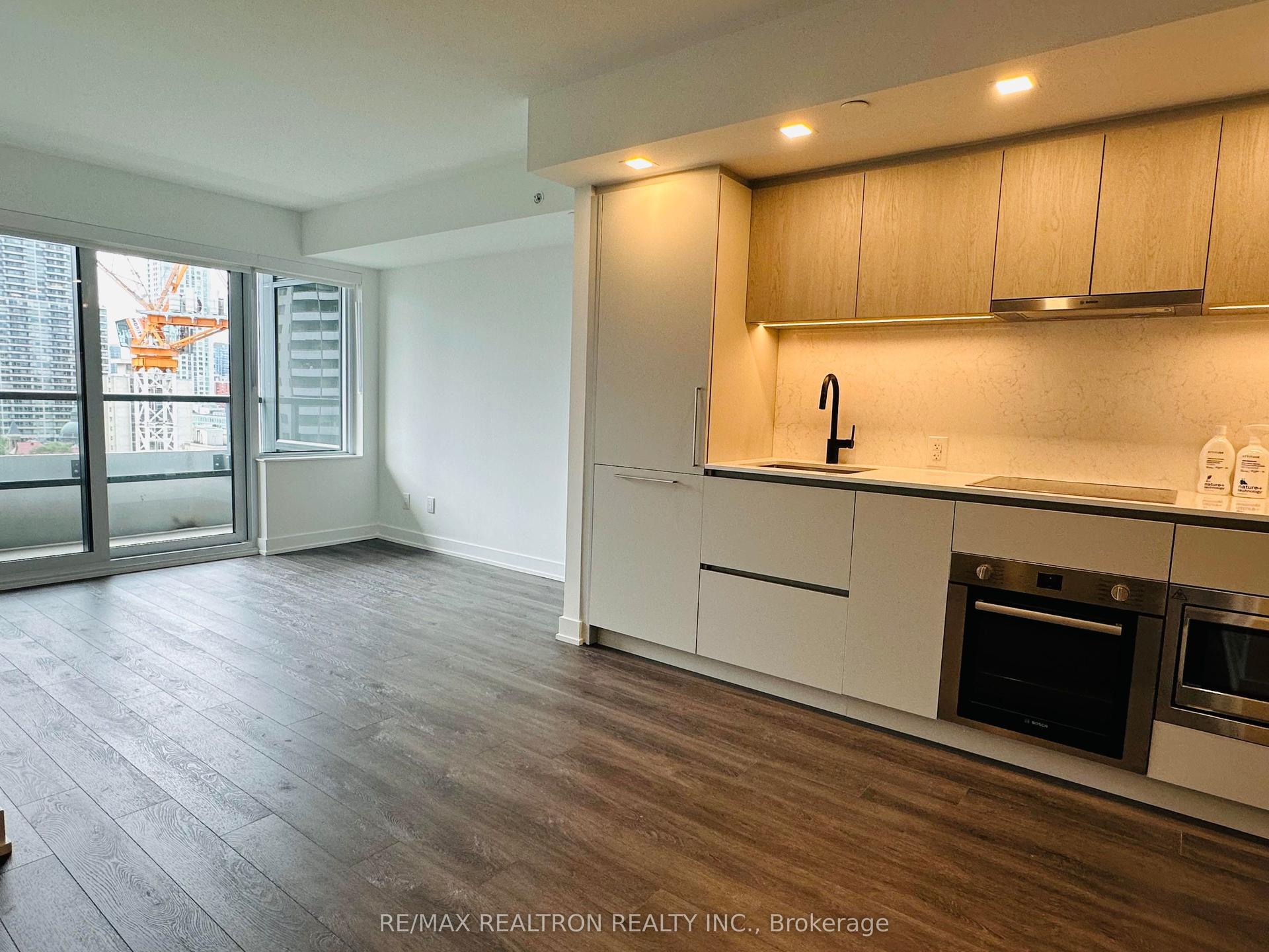 609 Sherbourne Street 1201 #1201 — photo 1