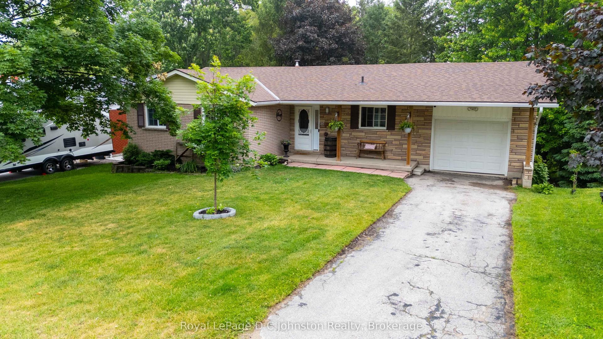 217 Albert Street, Arran-Elderslie — Detached for sale, photo 1