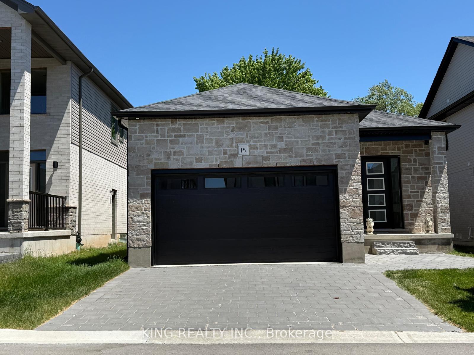 7966 Fallon Drive 18 #18, Lucan Biddulph — Detached for sale, photo 1