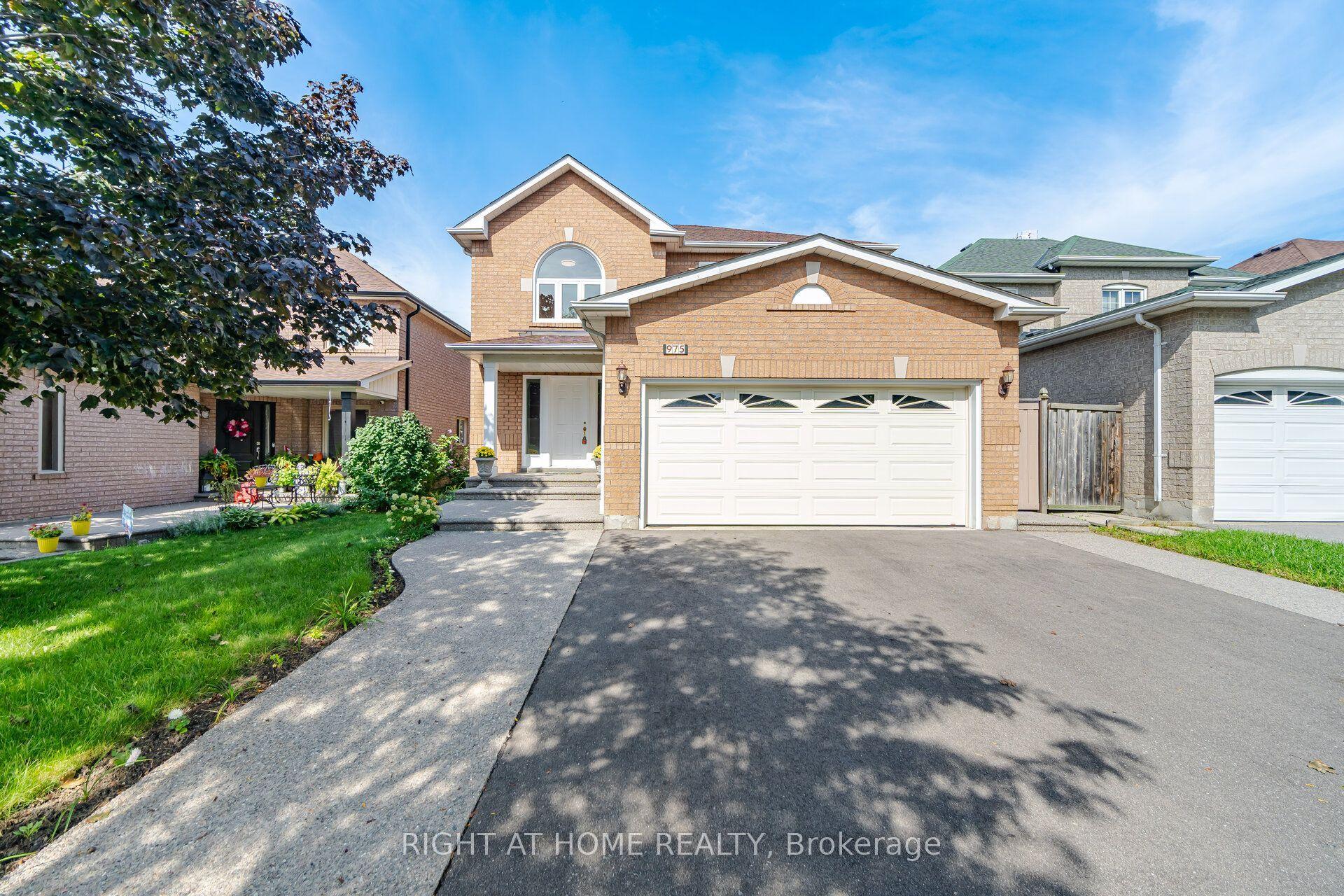 975 Mantle Crescent, Mississauga — Detached for sale, photo 1