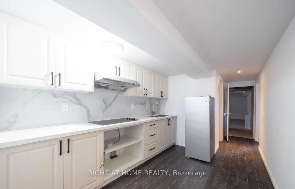 46 Shrewsbury Square Lower #Lower, Toronto — Detached for lease, photo 1